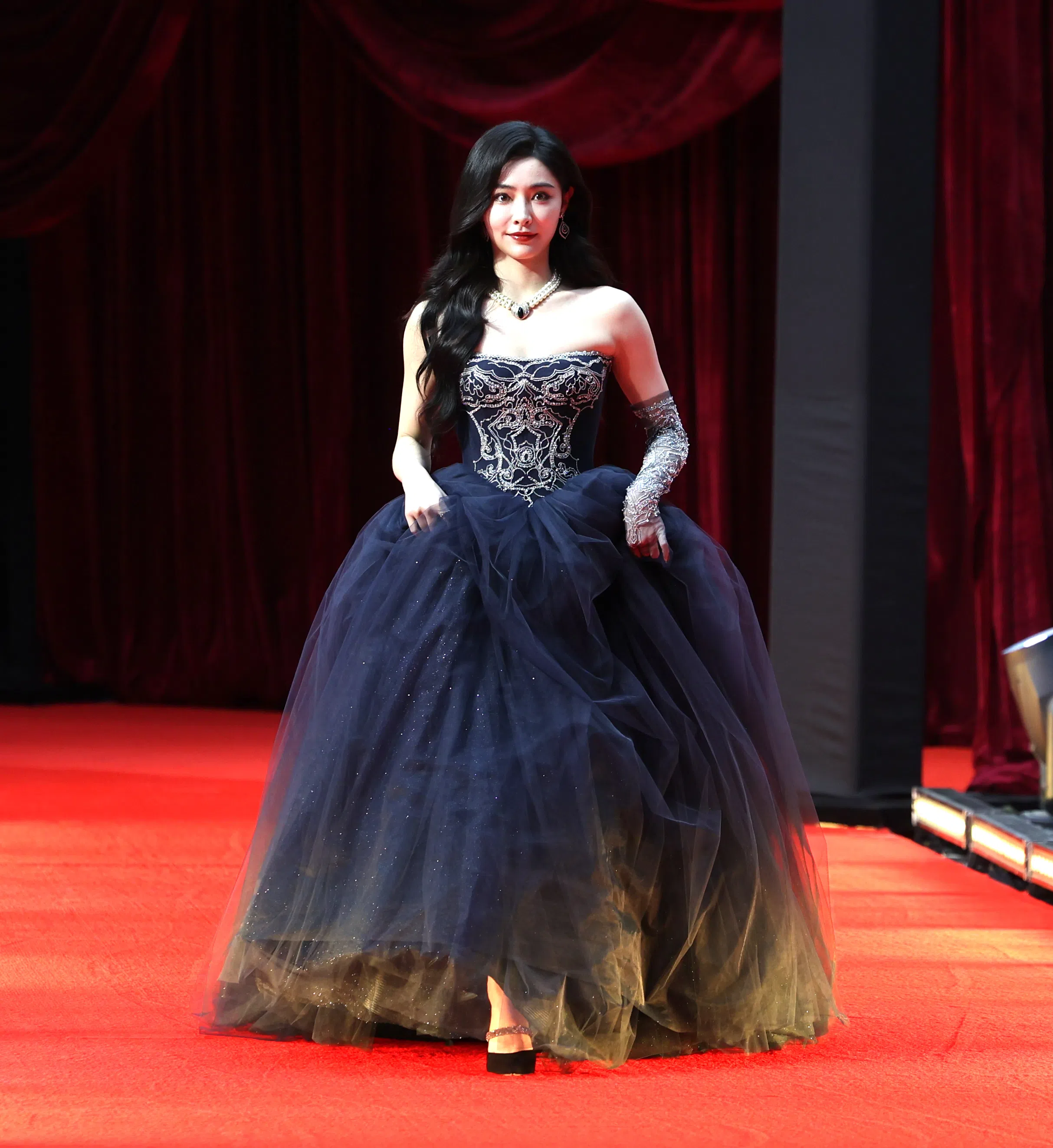 参选女团选秀《青春有你2》获第三名成团出道的许佳琪。（新明日报）