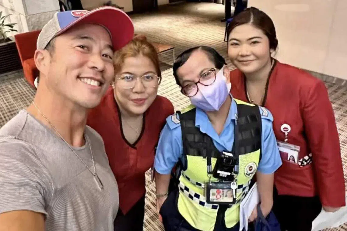 吴振天星期五晚上飞返新加坡，不忘感谢樟宜机场地勤人员的帮助。（取自艺人IG）