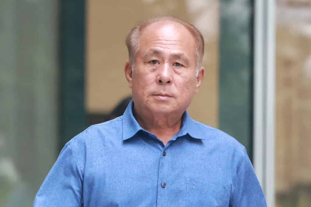 敬酒却不被领情 三阿叔围殴男顾客