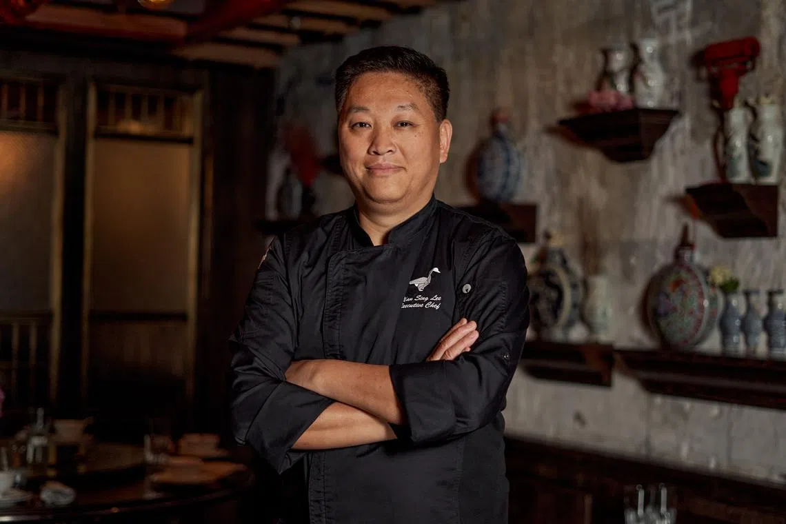 卅二公馆集团行政总厨李文星认为，要做好中菜，应了解菜肴背后的起源。（餐馆提供）