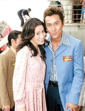 佘诗曼（左）与马德钟合演《凤凰四重奏》后首封视后。（互联网）