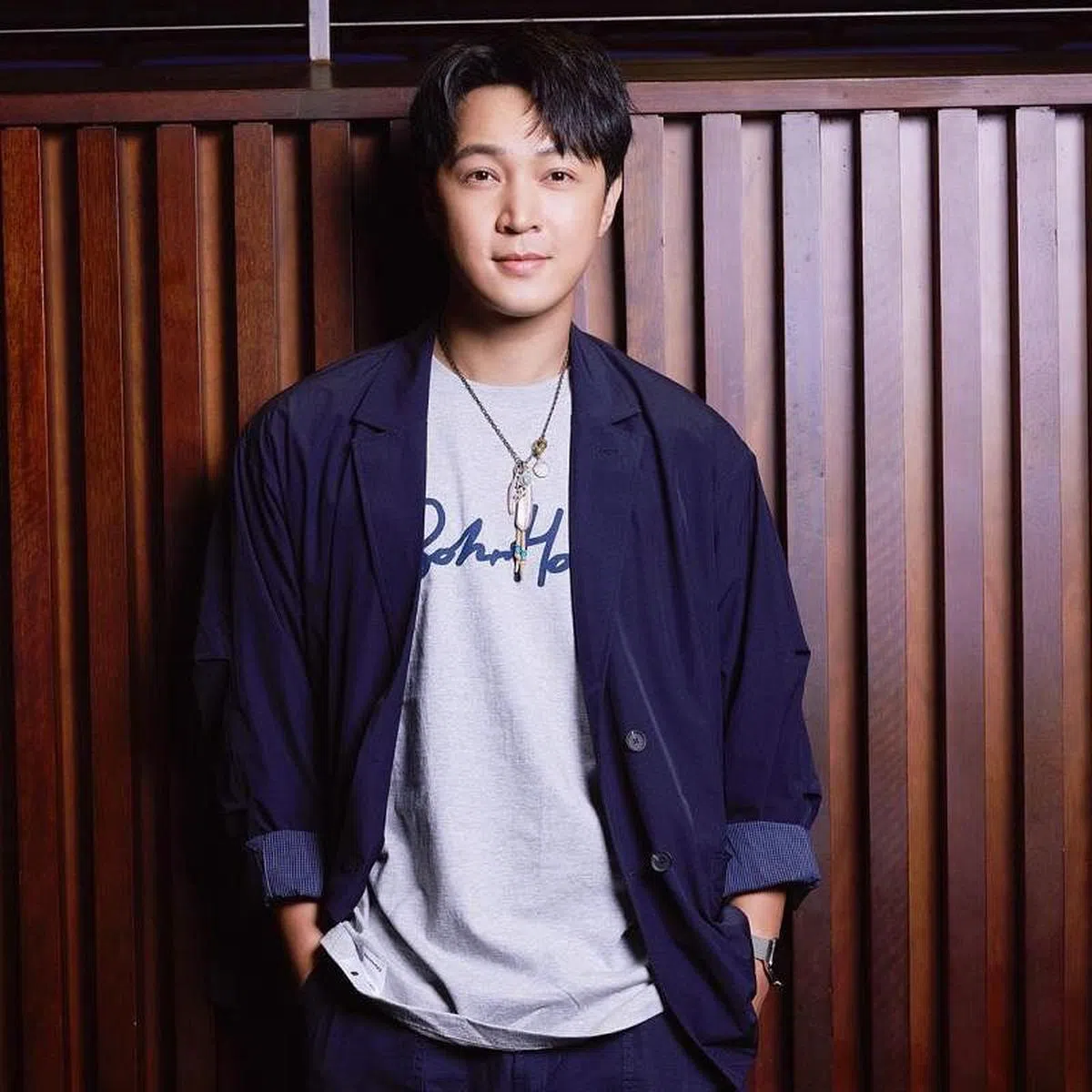 鸣杰打算今年中秋和女友凤玲以及她的父母一起过节。（网络）