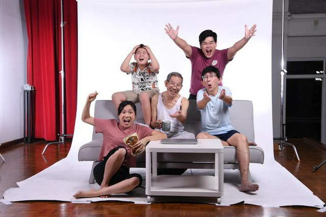 喜剧《网上老头》反映三代同堂的新加坡家庭，在思想和生活态度上的代沟和融合过程。（受访者提供）