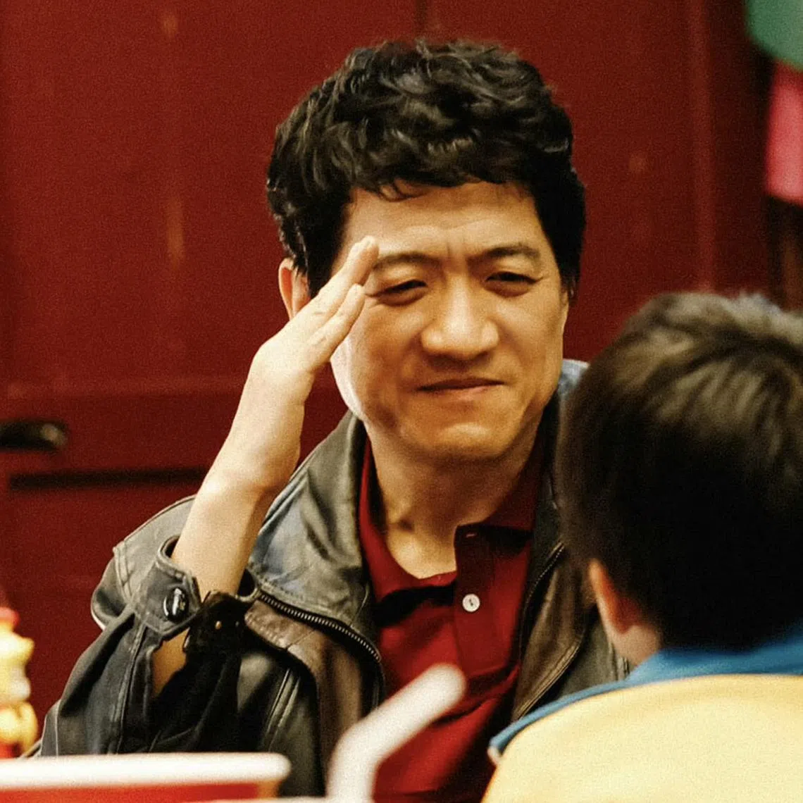 陈明昊饰演刑警队长崔伟，驾驭自如。（取自剧集微博）