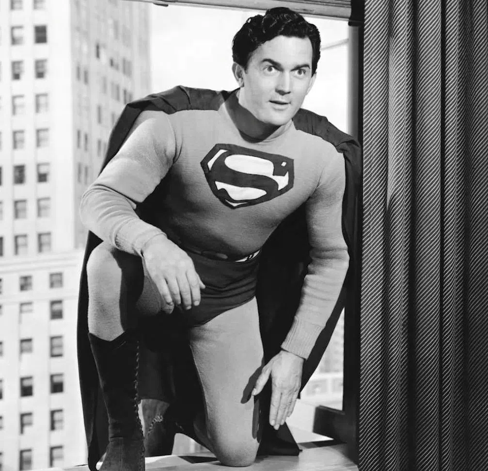 第一代黑白超人Kirk Alyn。（互联网）