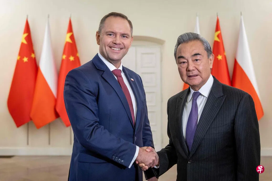 王毅盼波兰推动欧盟树立客观理性对华认知| 联合早报