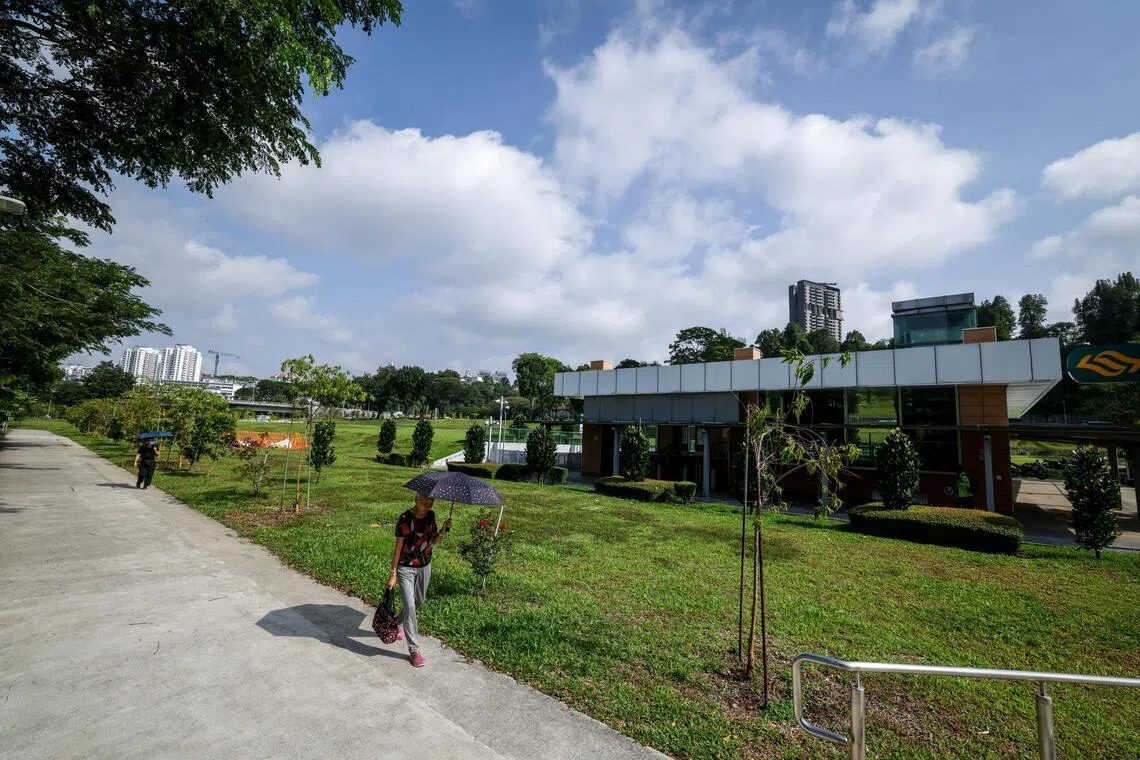 珍珠山（Pearl’s Hill）的预购组屋项目将毗邻欧南园地铁站，在珍珠山公园山脚下。（叶振忠摄）