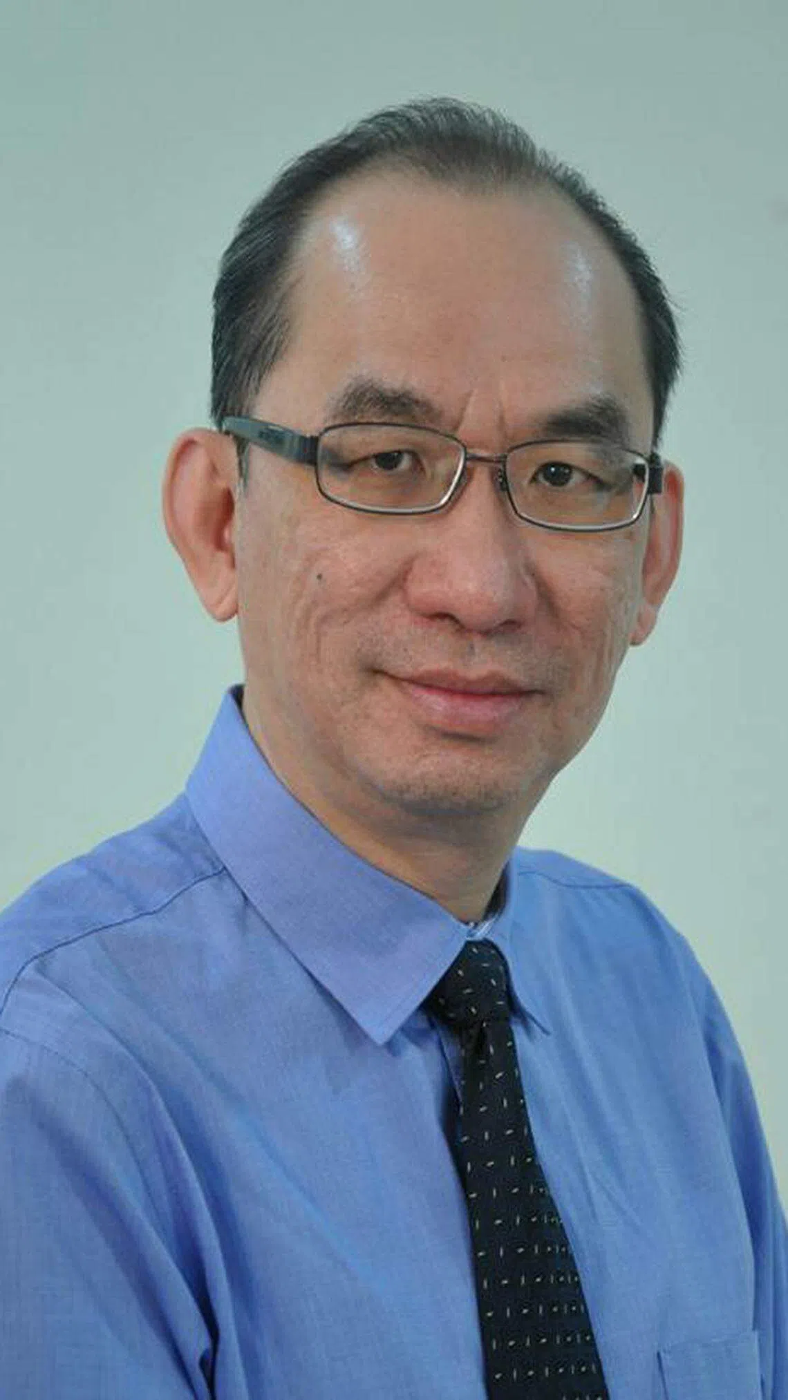 飞跃家庭服务中心创办人及资深顾问凌展辉提醒年长者要关注自己的心理状况，发现任何情绪不稳，或开始抗拒社交，应寻求幇助。（受访者提供）