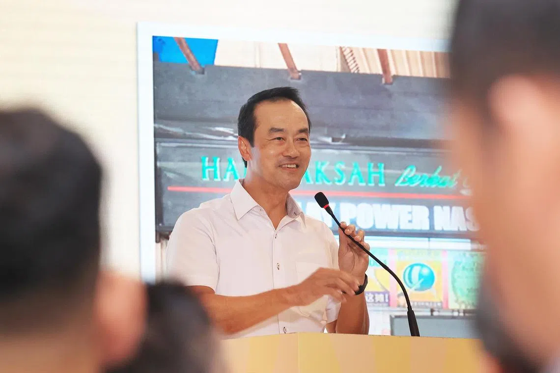 许宝琨说，有些投标者提交过高的投标价格，以争取热门摊位，盘算他们三年后，只需缴付较低的平均市场租金。这种做法不只影响他们生意的可持续性，也对其他有意投标但资金不足的对手，造成不公平的竞争。（唐家鸿摄）