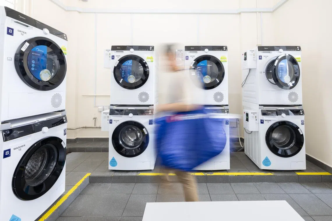 这个试点计划的租户独住约九平方米的单人房，厕所、厨房、洗衣间和活动室等设施则与其他租户共用。（特约沈康雄摄）