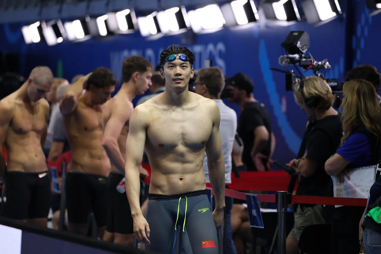 汪顺在此前的100米仰泳单项预赛取得54秒31的成绩，此役他在接力首棒游出53秒96，相比之前提升了0.35秒。（关俊威摄）