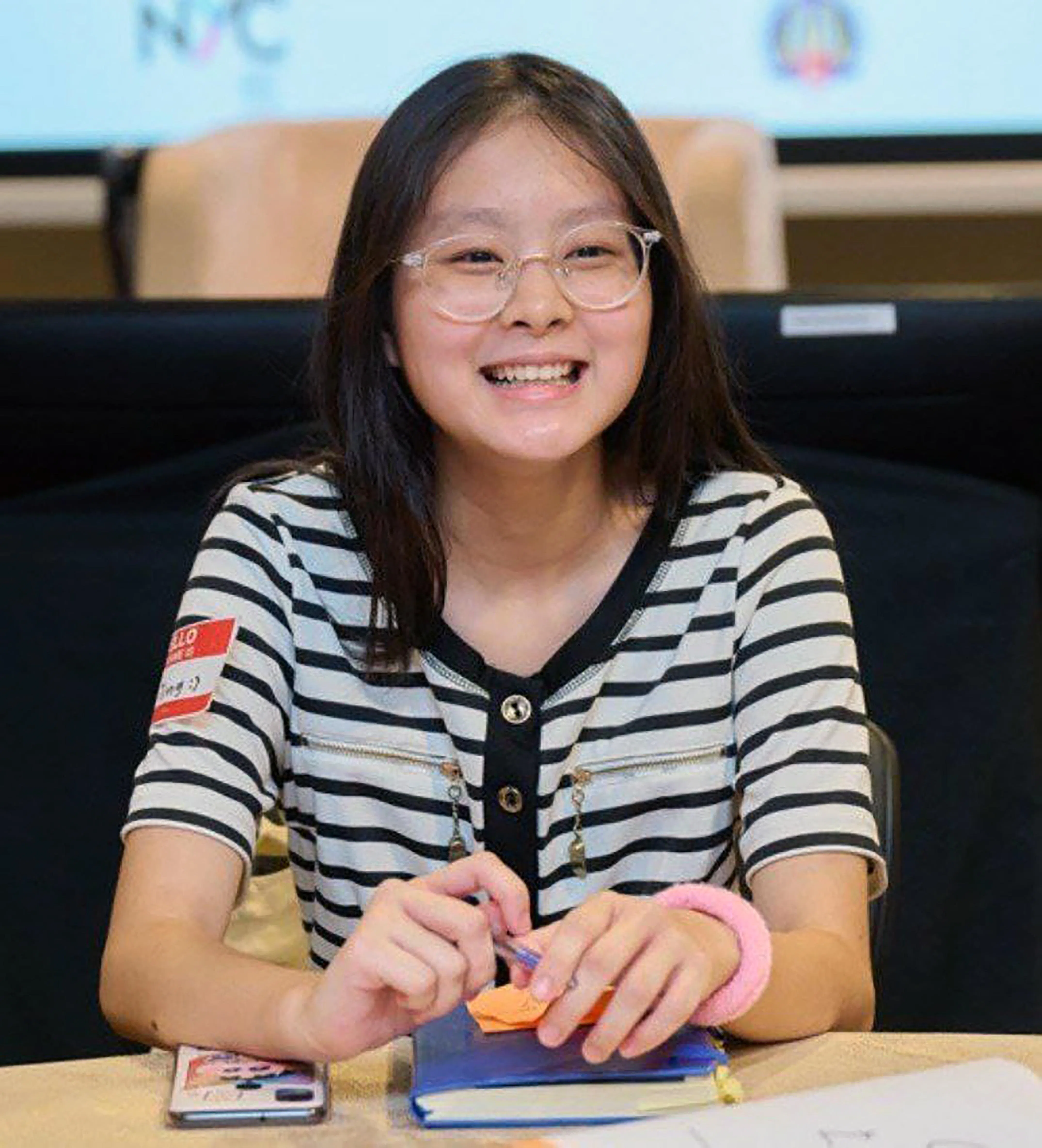 新加坡理工学院学生向彦婷拥有忙碌而多彩的“义工生涯”。她觉得，志愿服务中真正受益的其实是自己，因为每次都能学到宝贵经验。（受访者提供）