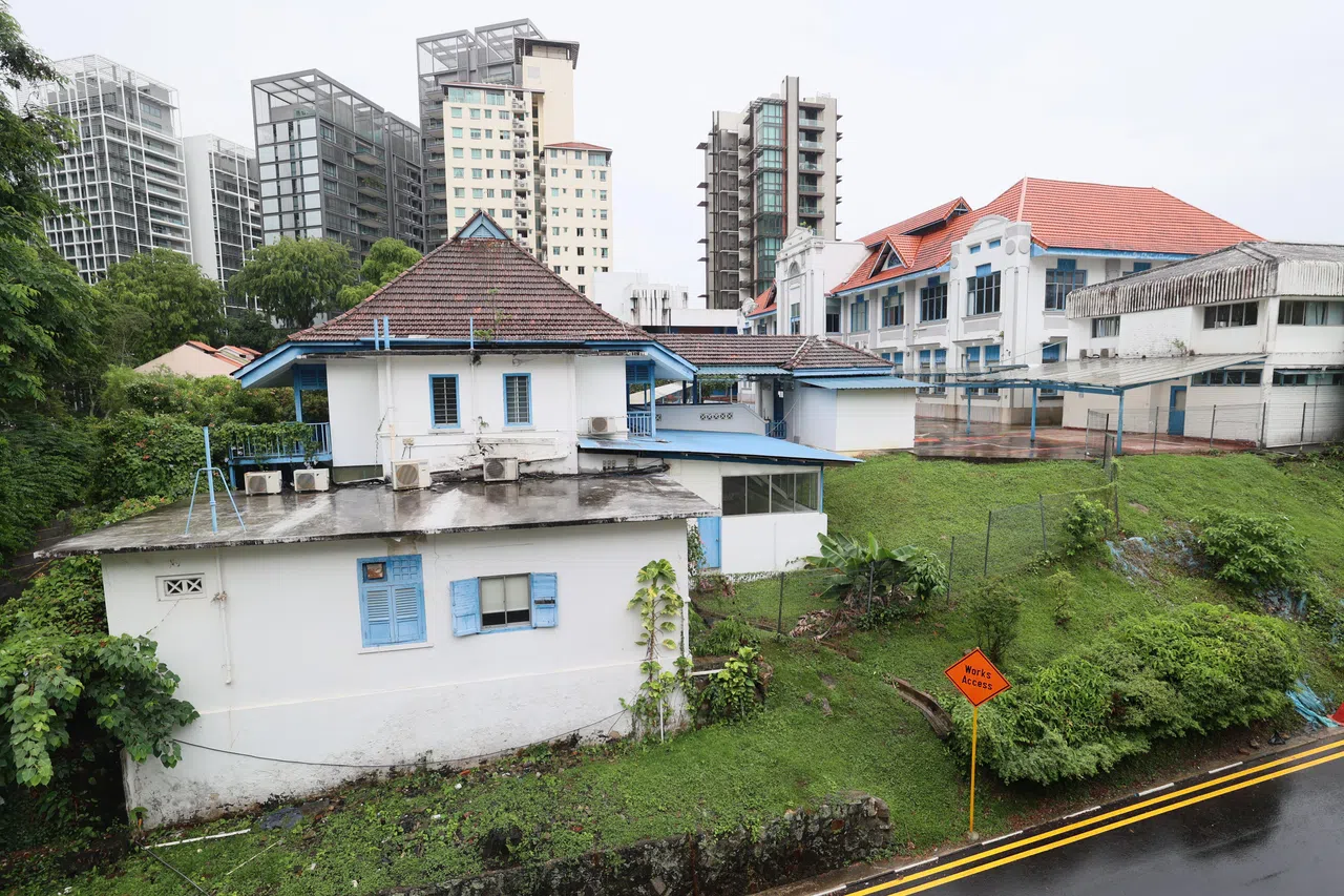 新加坡女子学校旧校舍，早年周围有很多果树，如今都是建筑。（郑一鸣摄）