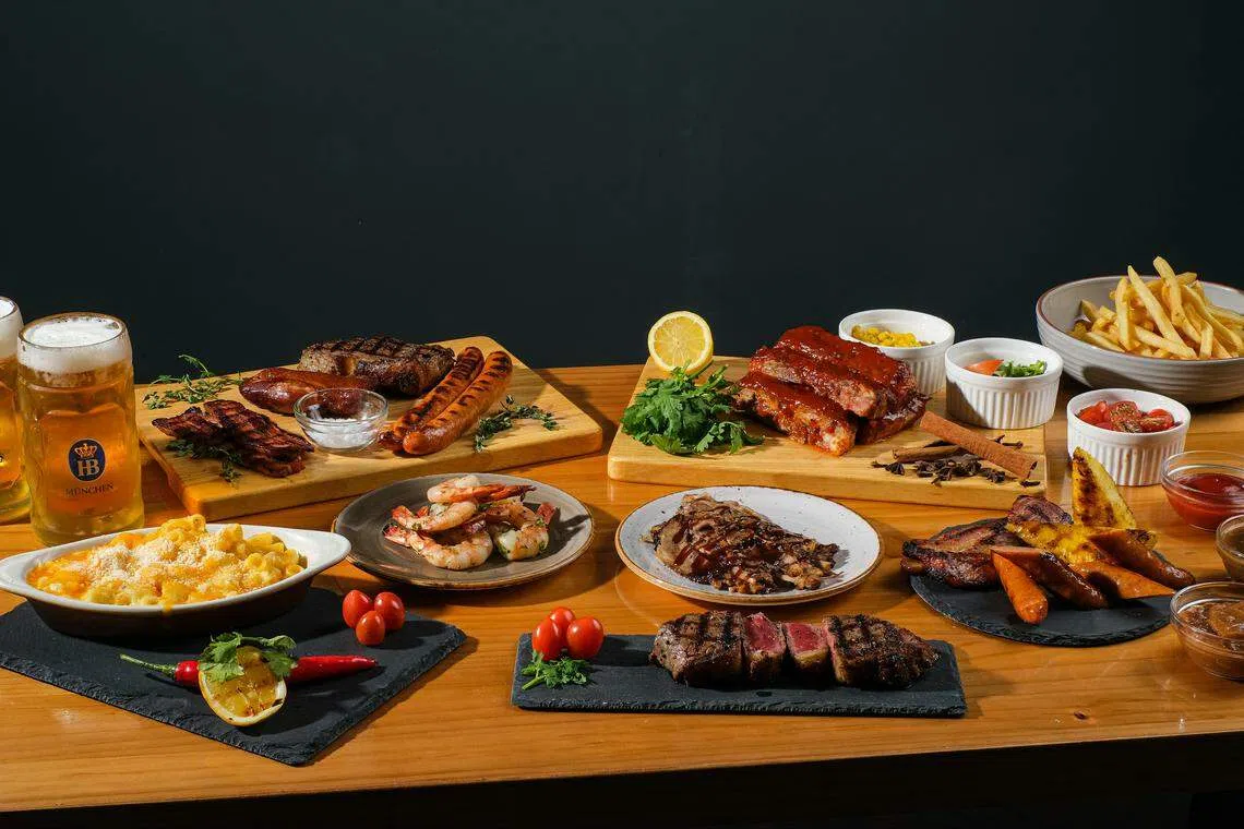 Meat n’ Chill为庆祝八周年，举行限定点菜式任吃自助餐。（商家提供）