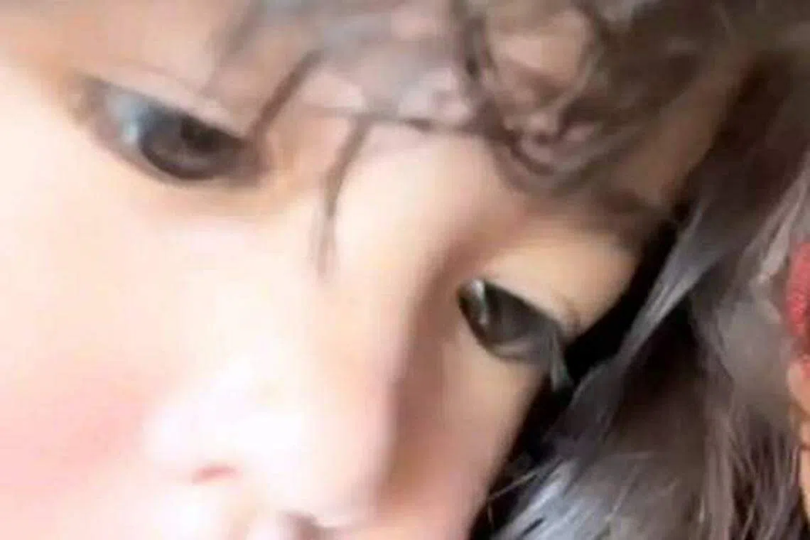 
疑似是Marcus入镜，其颜值引起网民赞叹。（视频截图）