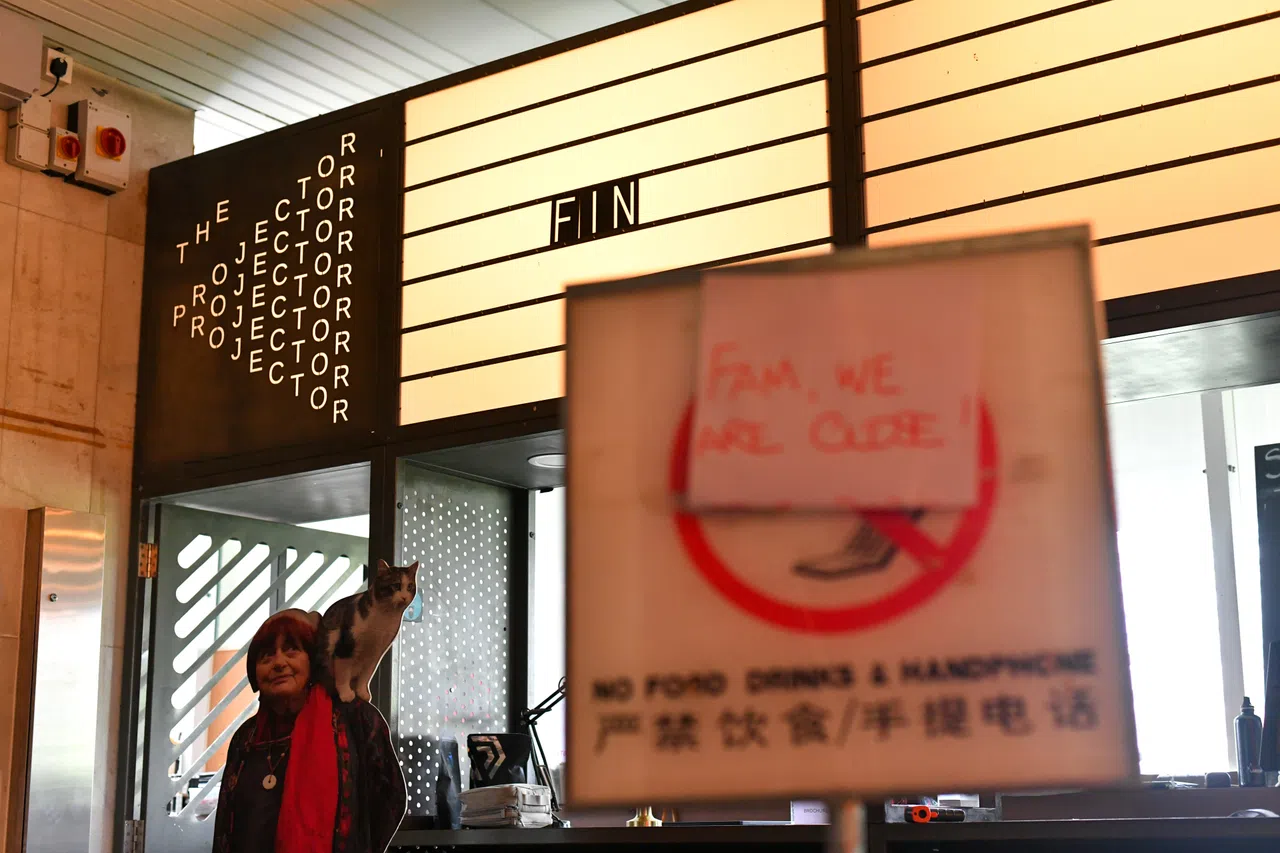 The Projector现场已经放上“结业”告示牌。（张俊杰摄）