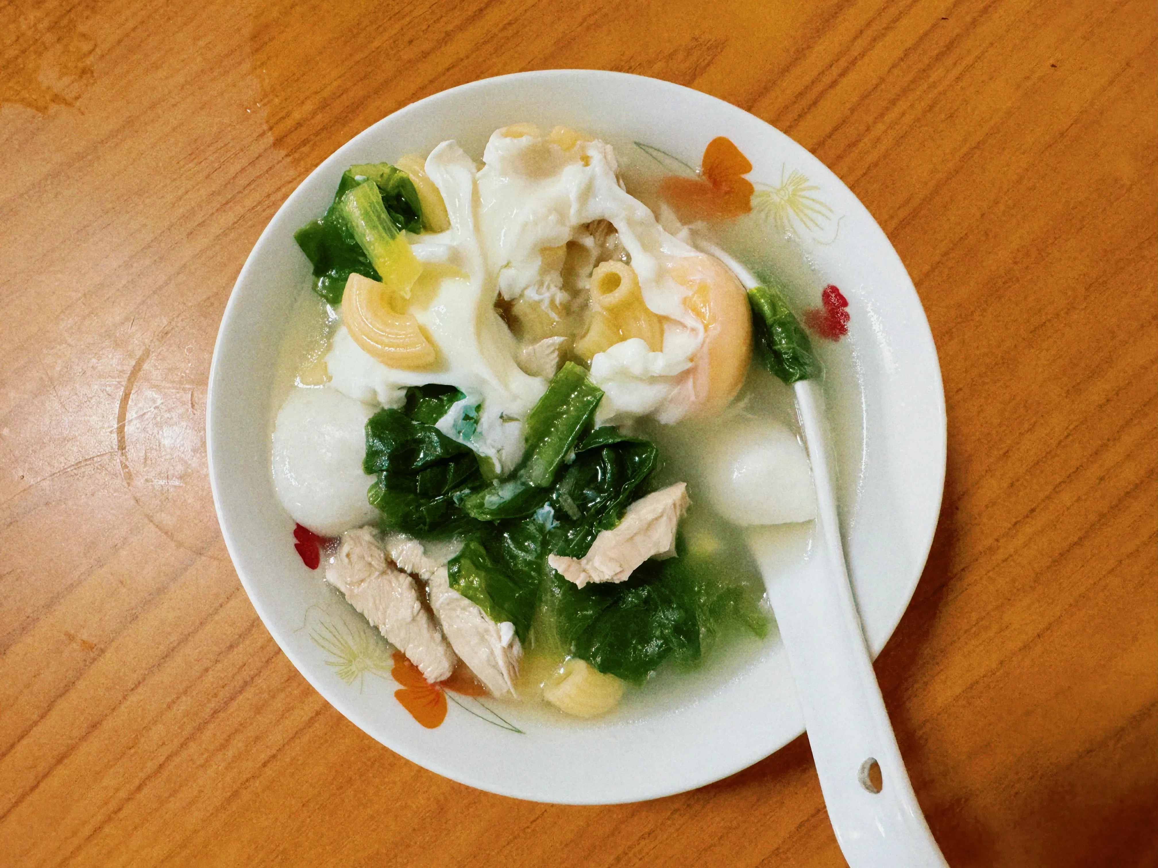 修养时胃口不佳，父母每日确保我吃得健康营养均匀。（蔡玮谦摄）