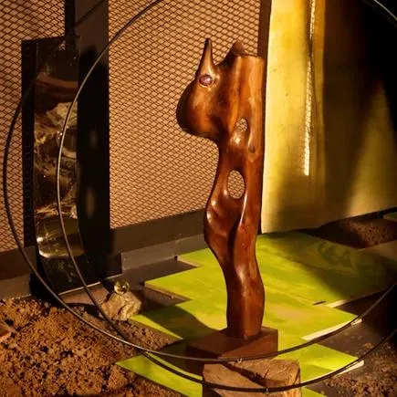 麦纳利修士雕塑《致八大山人》。（Art Agenda提供）