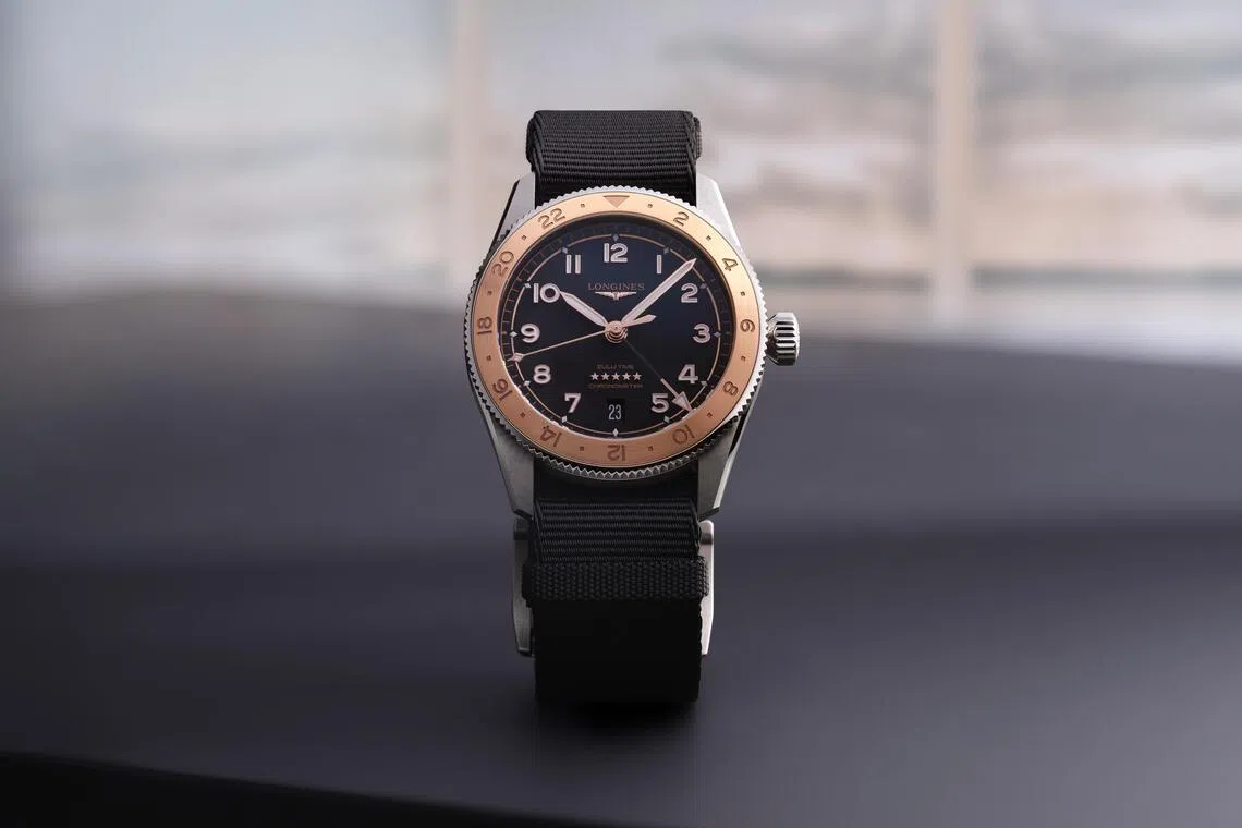 Spirit Zulu Time 1925纪念款采用39毫米精钢表壳，搭配玫瑰金表圈，并在点6钟位置镌刻“1925–2025”。（浪琴表提供）