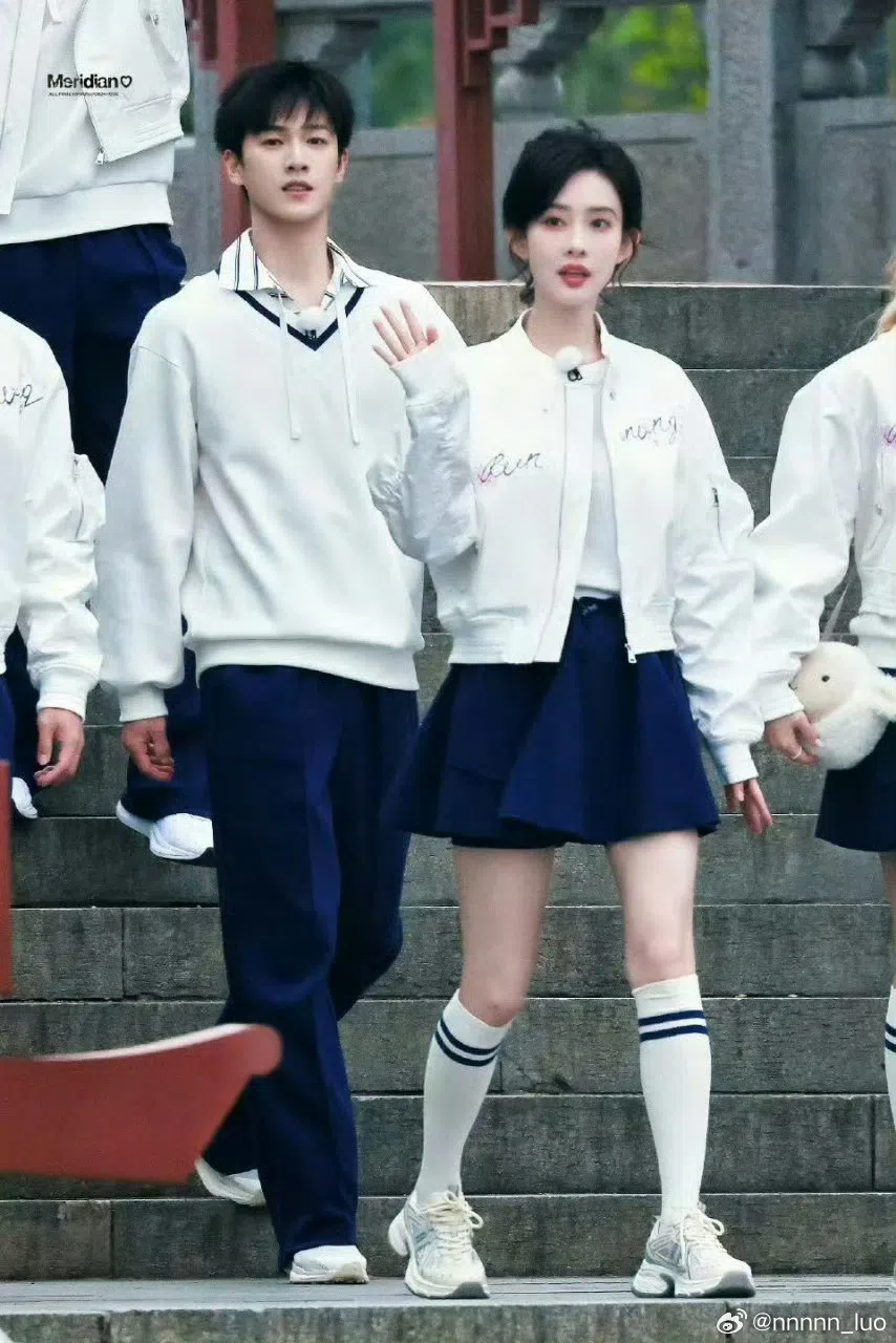 李昀锐（左）与孟子义在《奔跑吧》里默契与火花如何，引人期待。（取自微博）