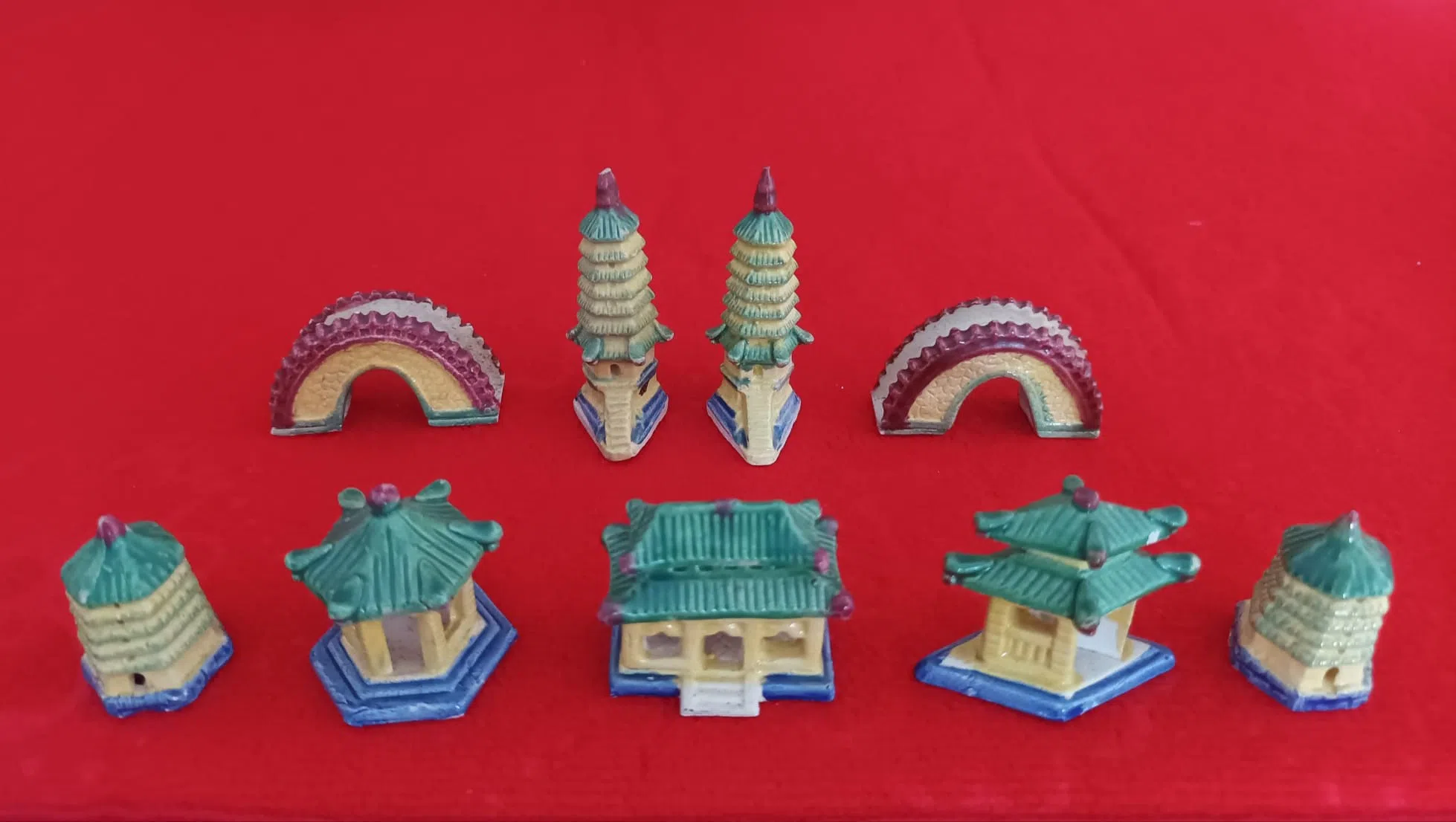 迷你陶瓷：中华古色古香的传统建筑尽收眼底。（作者提供）