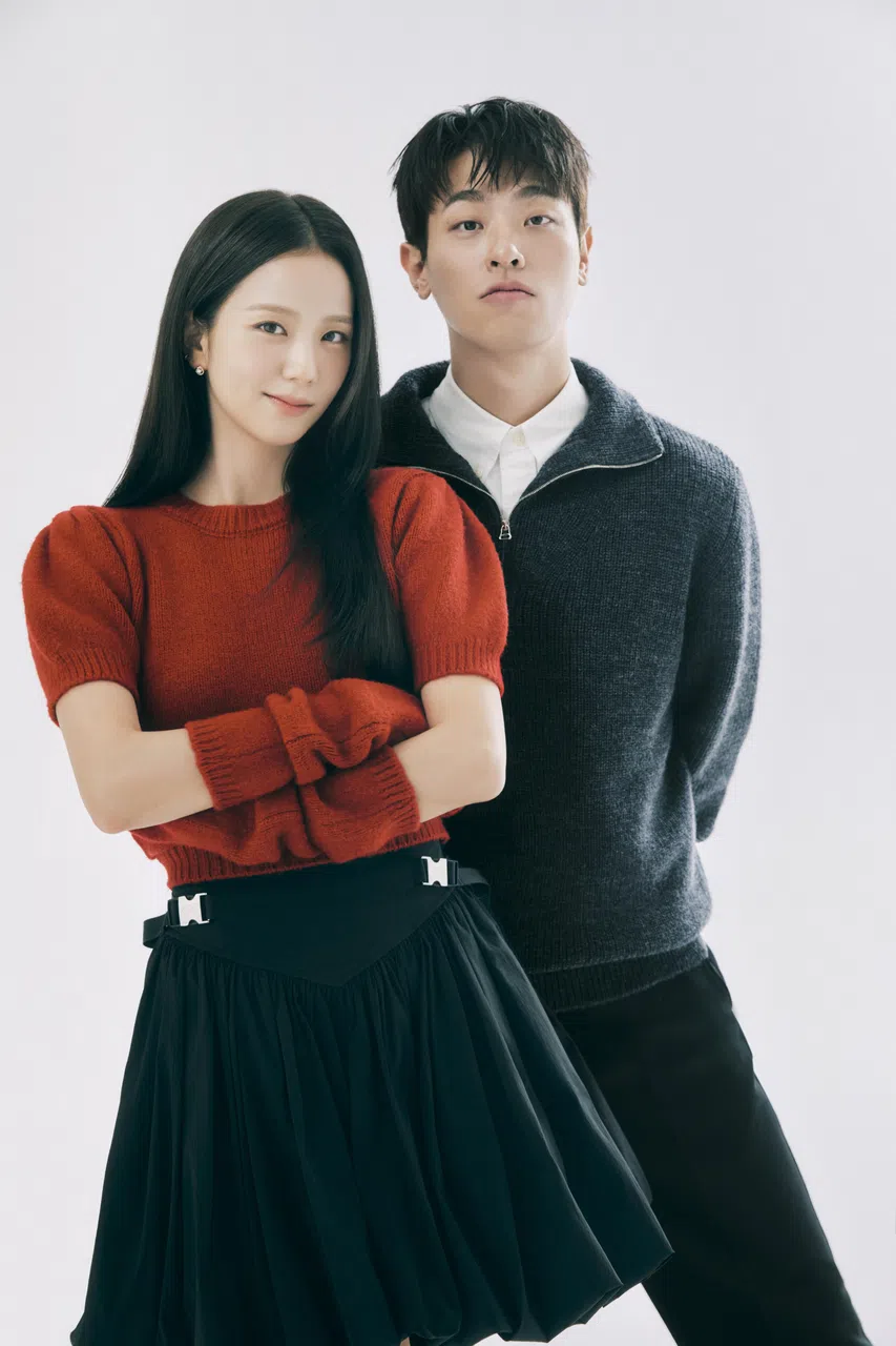 Jisoo（左）赞朴正民演技具有深度，朴正民欣赏搭档阳光般的个性。（Prime Video提供）