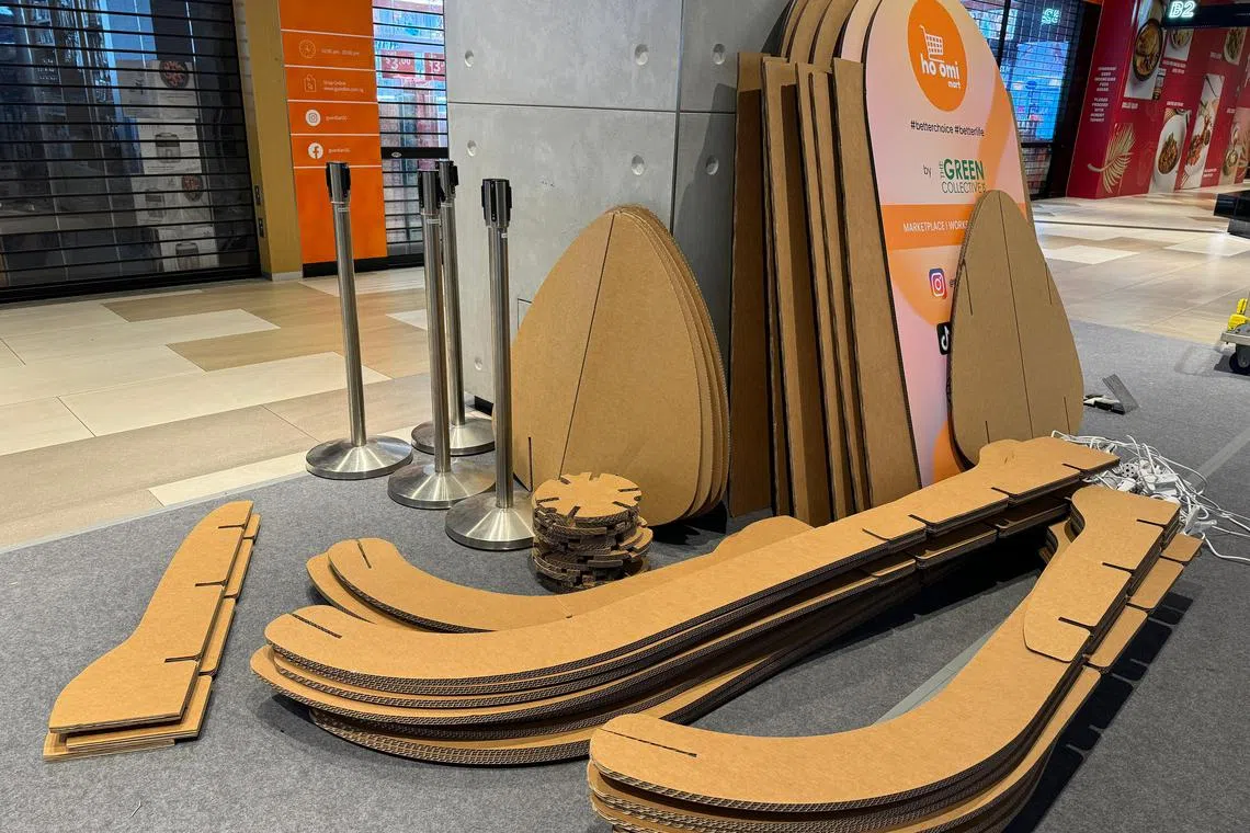 hoomimart的纸皮布景来自Fraction Design Studio，形状各异的纸皮可轻易拆除和组装。（Fraction Design Studio提供）