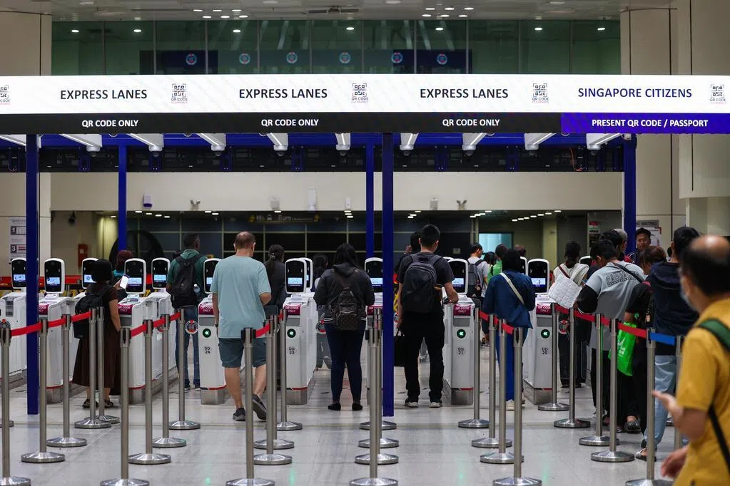 去年通关人次逾2.4亿历来最高 更多可疑旅客被禁入境