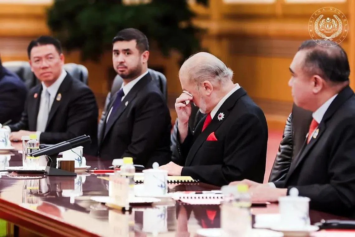 马国元首见习近平谈到王子病逝现场落泪| 联合早报