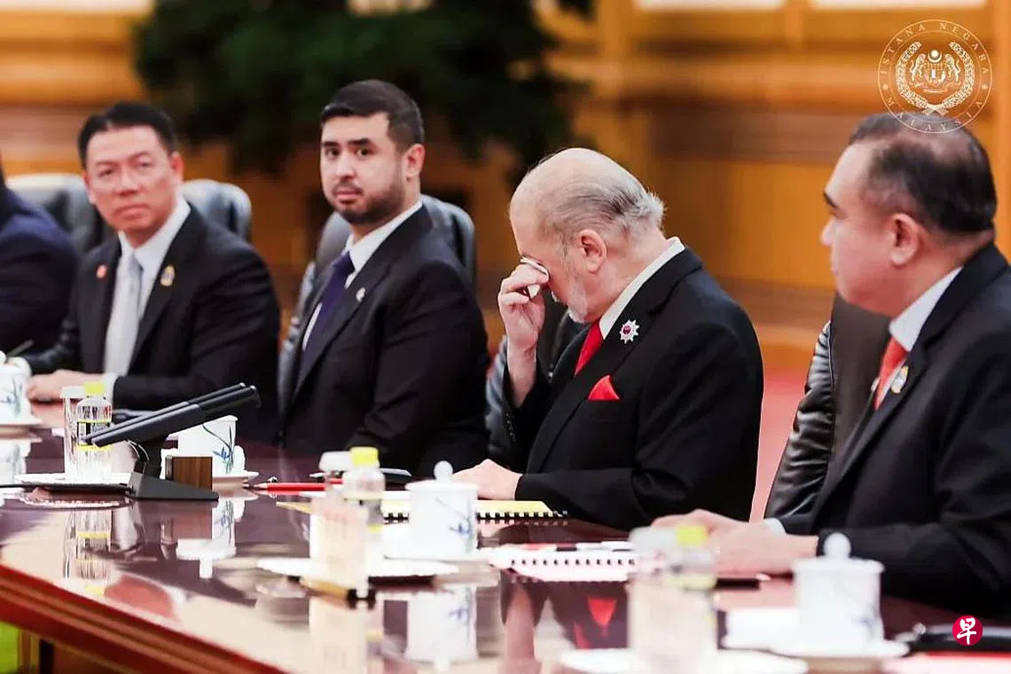 马国元首见习近平谈到王子病逝现场落泪| 联合早报