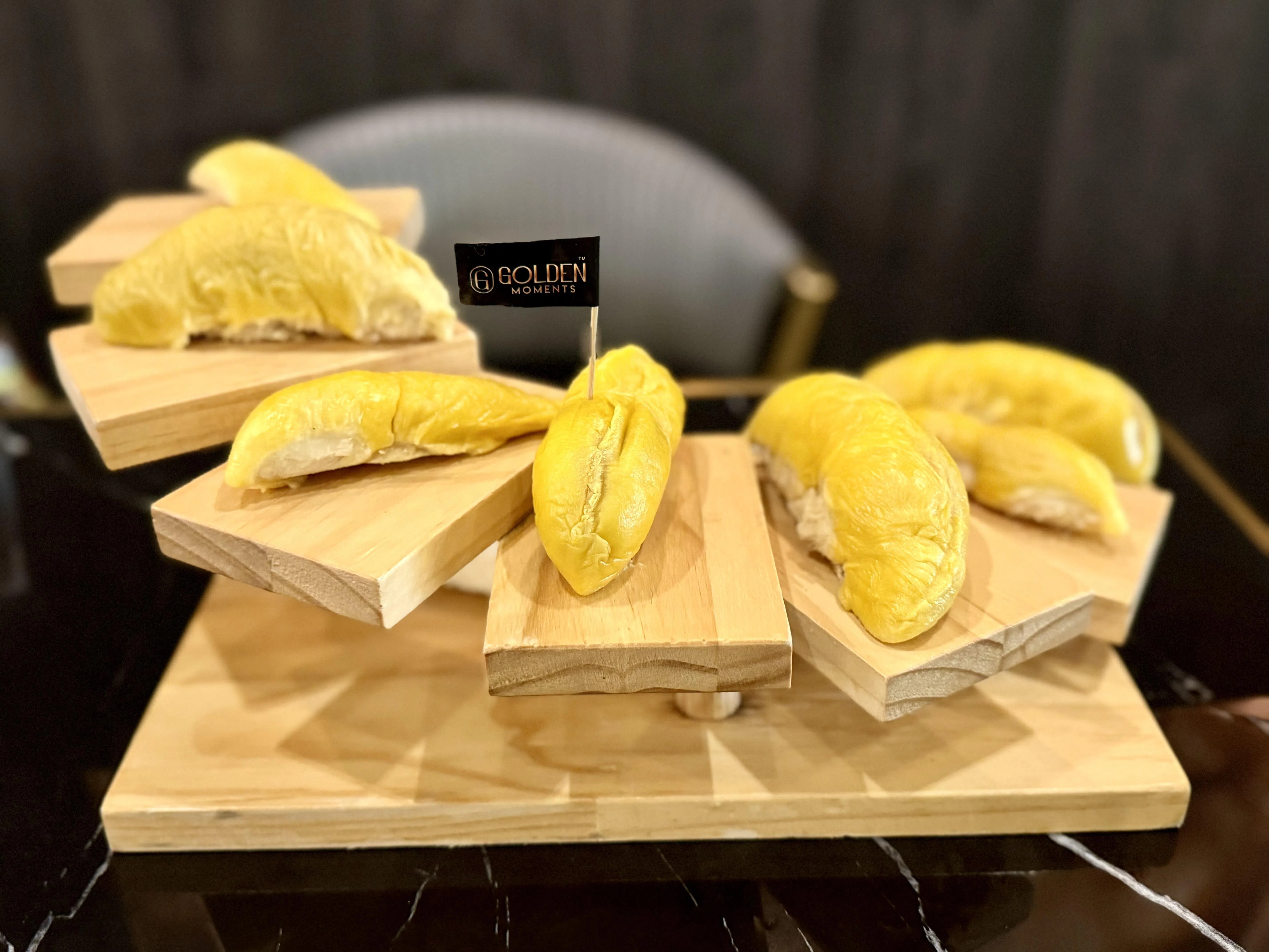 猫山王榴梿现开现吃，摆盘讲究。（叶晓虹摄）