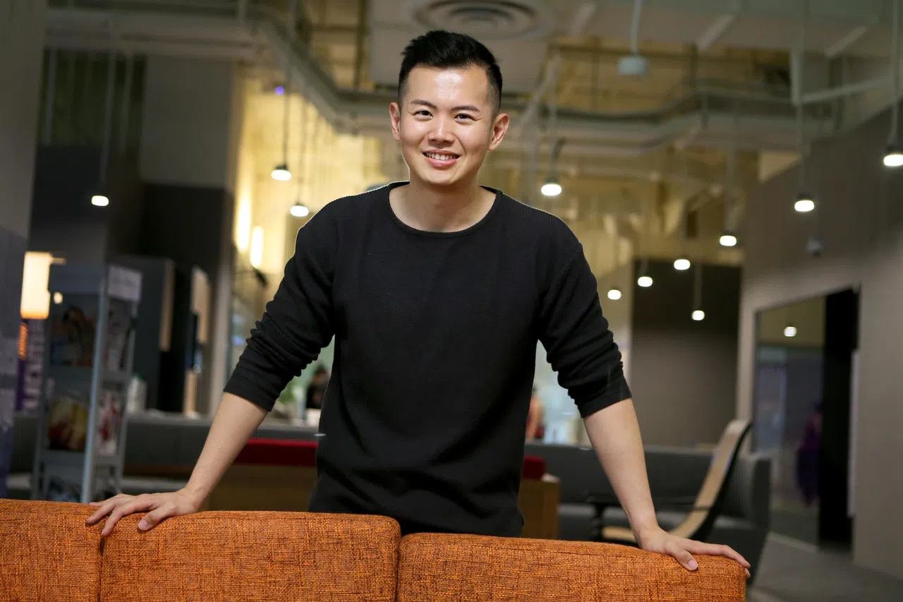 UFM100.3DJ张承尧年少时，加入早报学生通讯员，让他提前“摸清”了媒体业的运作，协助他日后充满自信的迎接工作上的各种挑战。（档案照片）