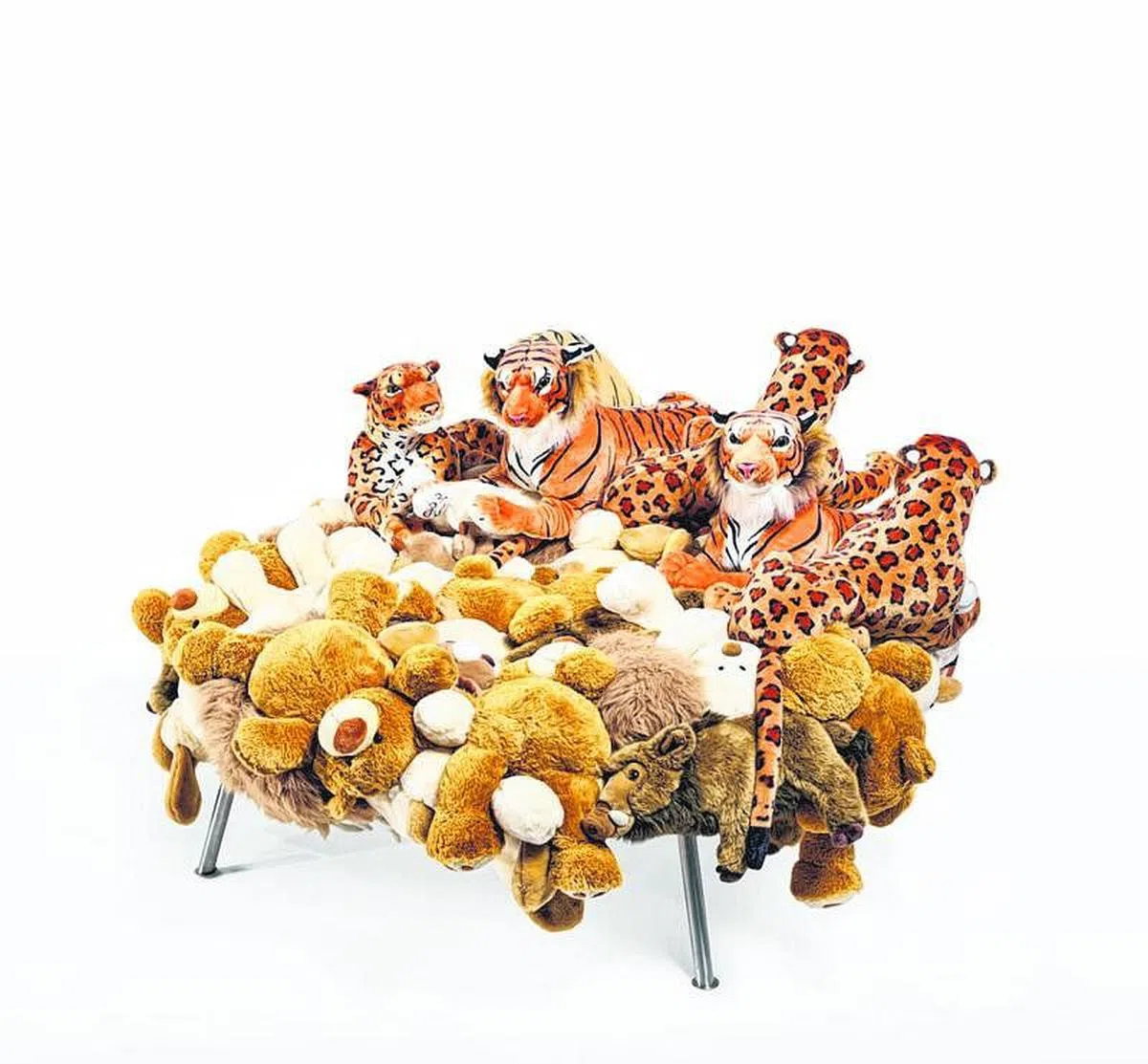 Campana兄弟的沙发椅“Cake Chair”，以老虎最抢眼。