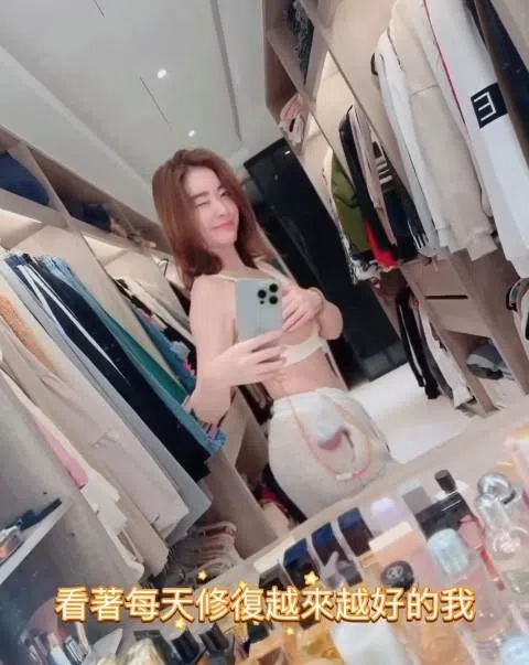 许维恩日前做左乳全切除与重建手术，身上还挂着引流管。（截图自许维恩IG）