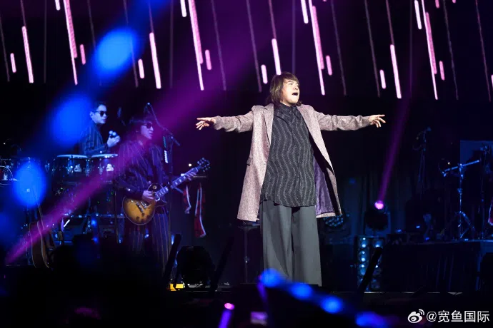 伍佰&China Blue于美东时间星期六（5月4日）在美国康州进行第三场演出，凌晨1时开唱。（取自伍佰微博）