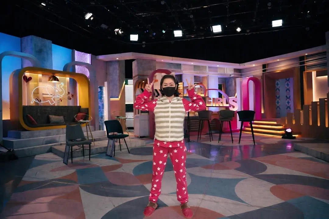 小S素颜出现摄影棚内。（取自小S IG）