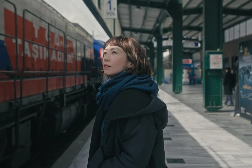 新台艺人的列车人生 铁道之旅与命运交织