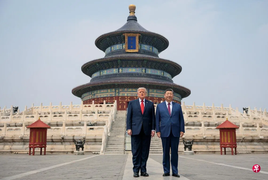中美两国元首星期四（5月14日）在天坛合影。 （路透社）