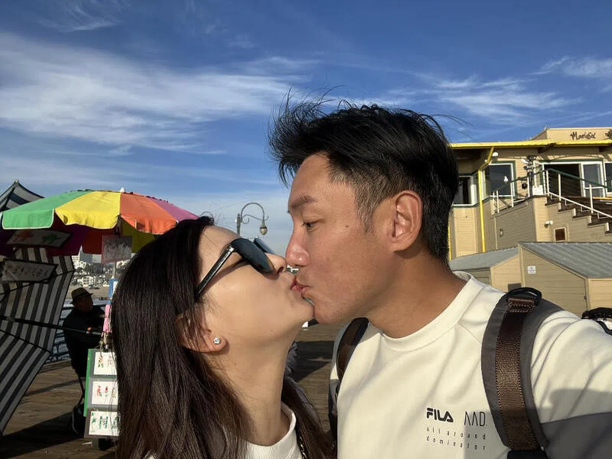 张颕康和太太麦雅致2022年11月庆祝结婚10周年。（互联网）