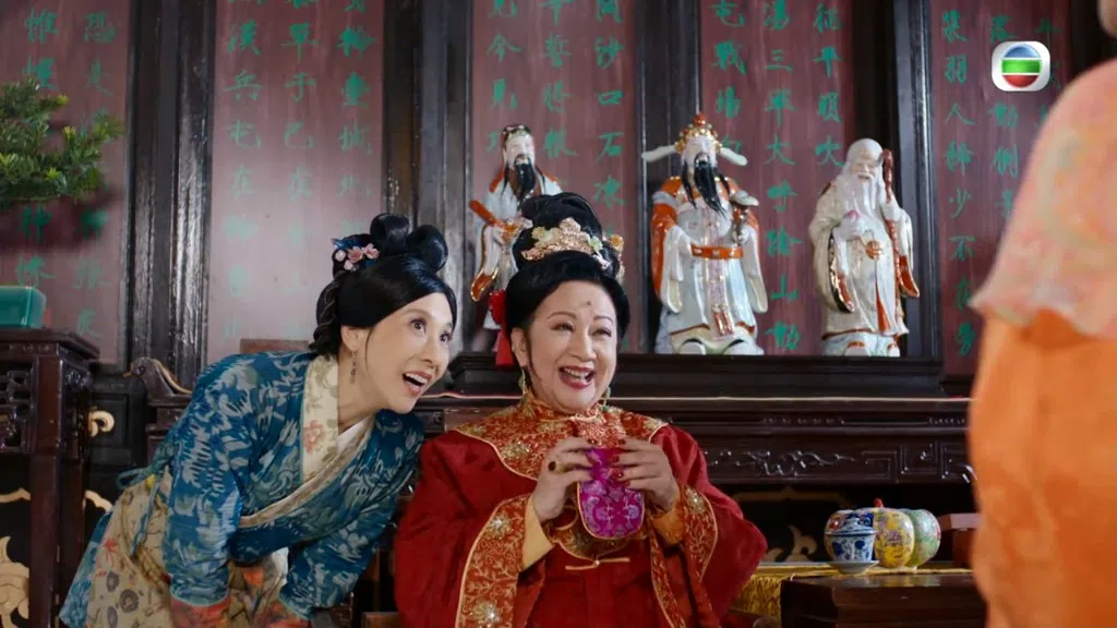 林漪娸（左）与薛家燕从《皆大欢喜》合作到《黄金万两》，默契十足。（互联网）