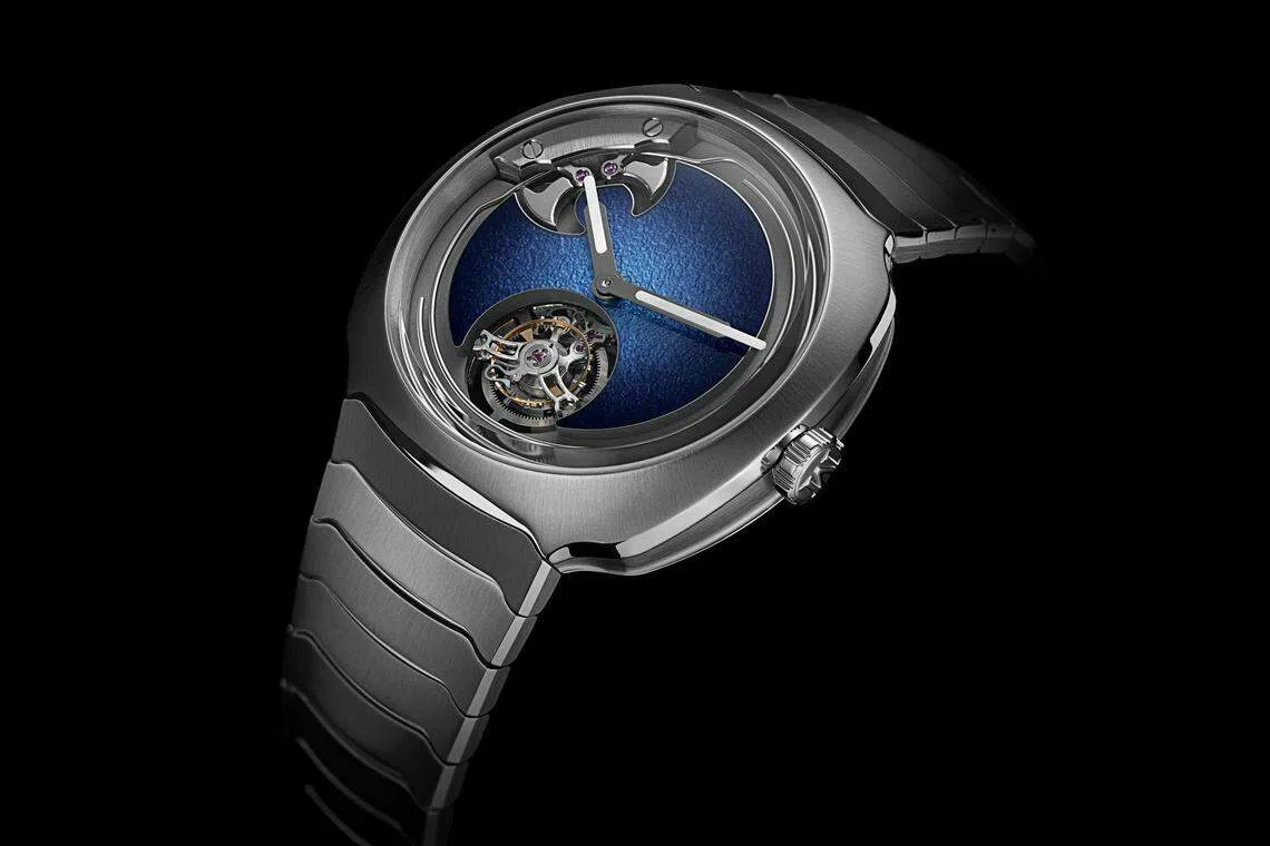 疾速者系列三问报时陀飞轮蓝色珐琅概念腕表挑战不少制表极限。（亨利慕时提供）