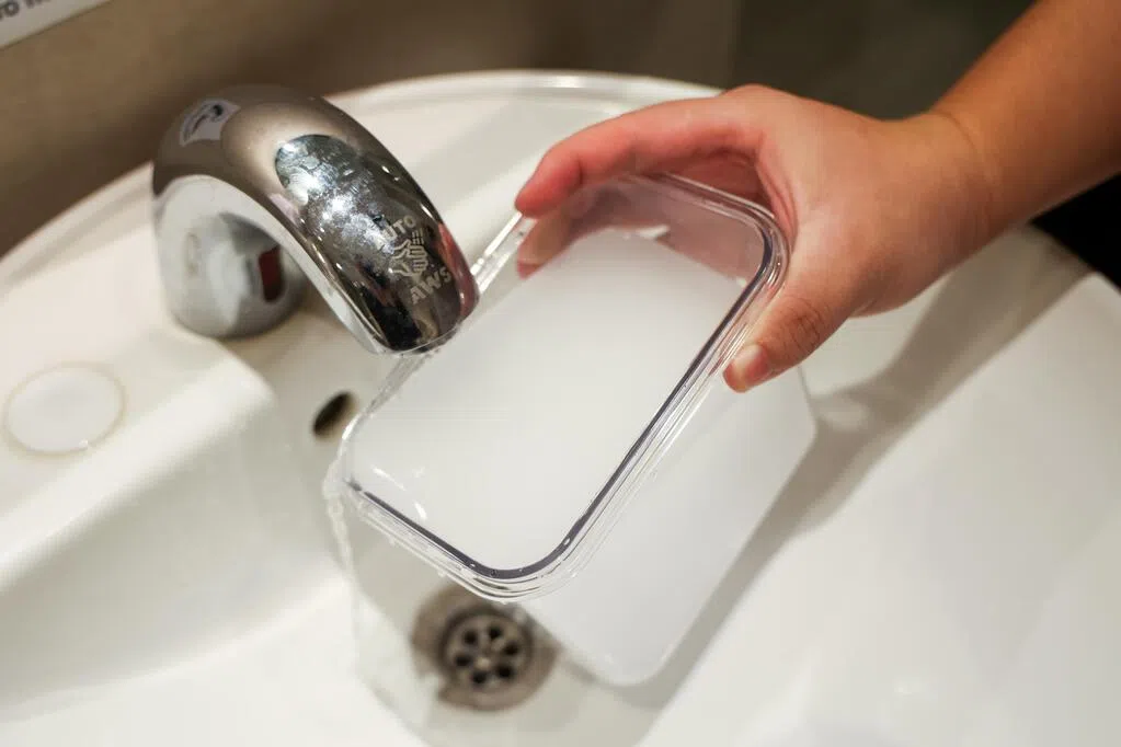 榜鹅商场自来水浑浊变白 公用局：水质正常无影响 　