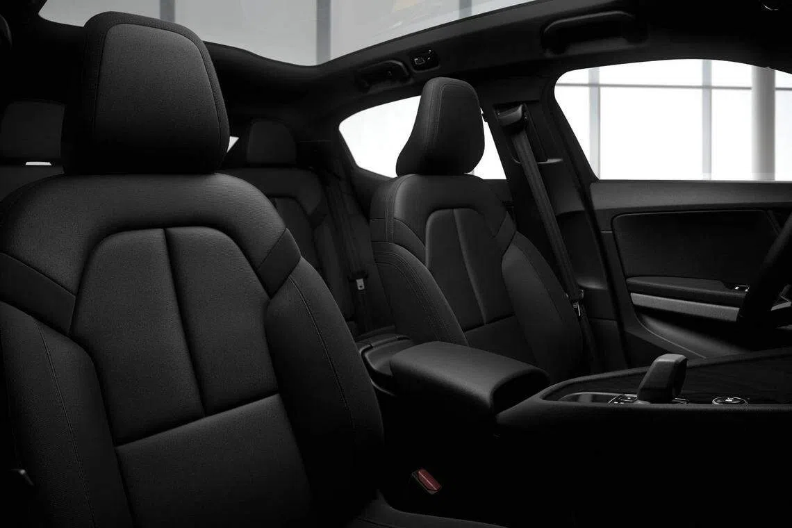 车室空间宽敞，设计以简约为主。（车商提供）