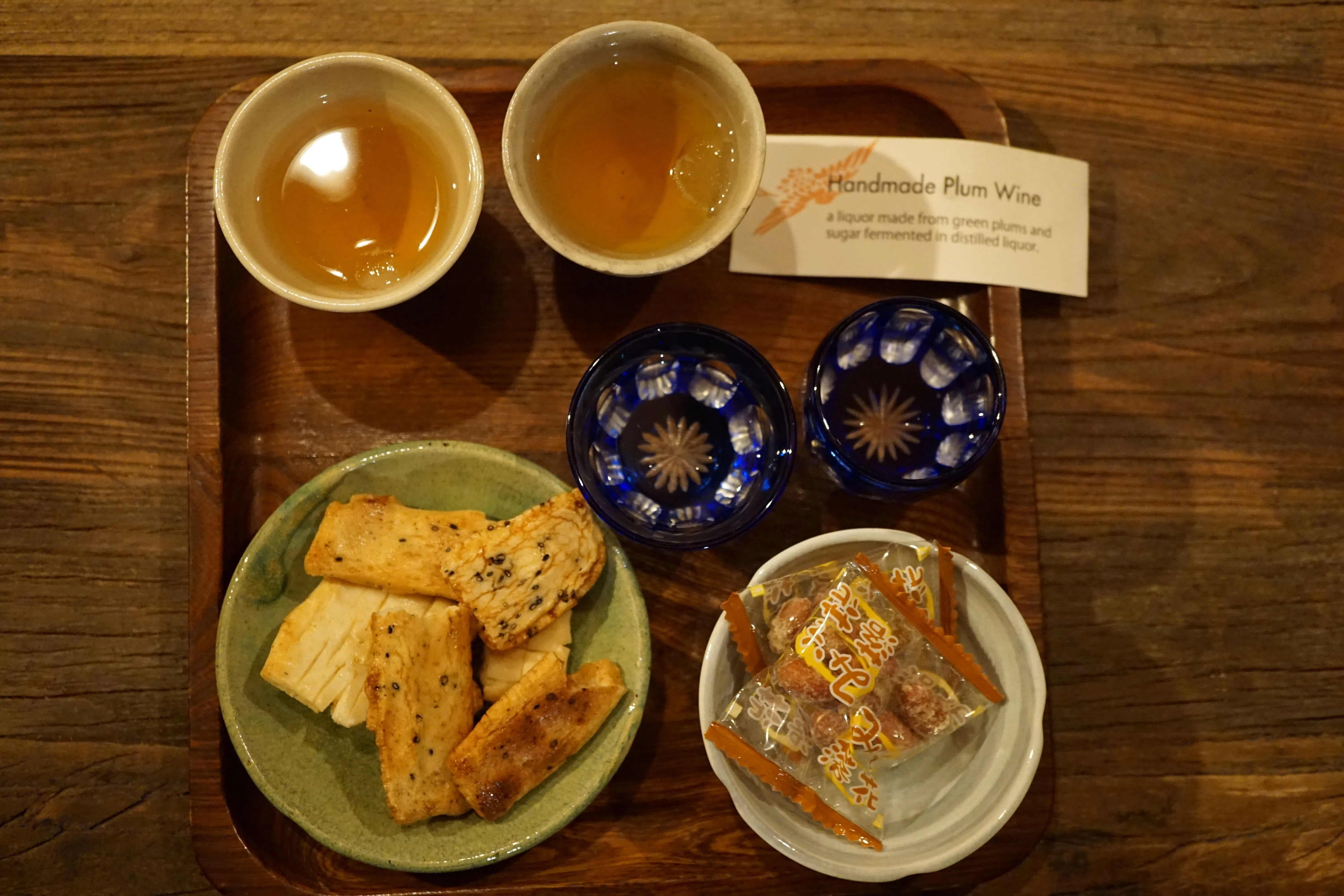 Noriko’s mother makes this richly fruity plum wine with green plums from the family’s garden.（Photo: Ye Huanling）
