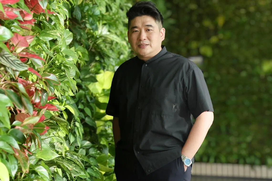 艺进建筑常务董事陈俊达指出，严谨的内务管理是公司预防火患的核心机制。若发现员工在厂房违规抽烟，他会辞退他们。（郑一鸣摄）