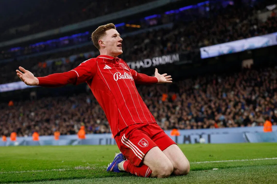 森林球员安德森在第76分钟的进球，让曼市只能眼睁睁地看着三分变一分。（路透社）