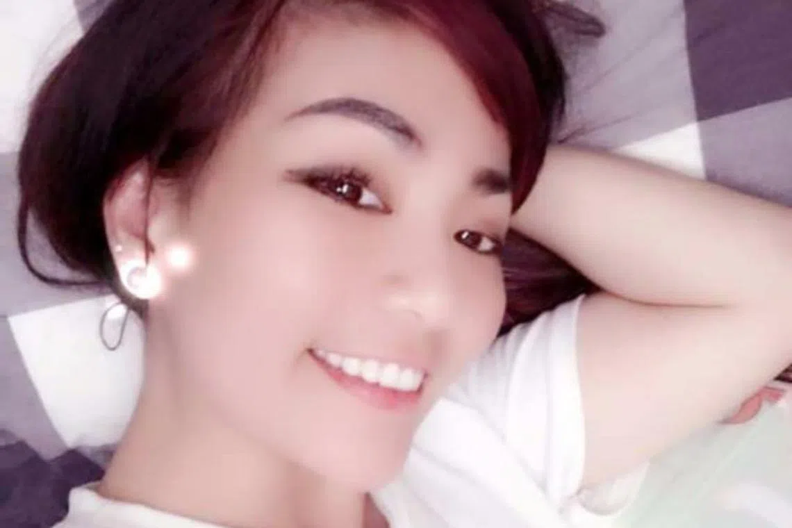 被告阮玉乔被指在与死者起争执过程中，持刀刺向对方，过后再捅自己，她否认有罪。（档案照片）