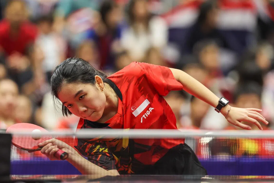 陈昭澐表现出色，以3比1拿下经验比她丰富许多的达蒙万，可惜我国最后无法守住优势。（白艳琳摄）