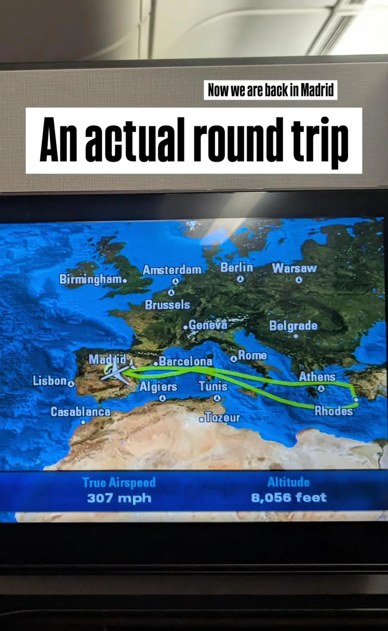 廖钦锦飞行途中因卡塔尔领空关闭被迫原机折返马德里。（受访者提供）