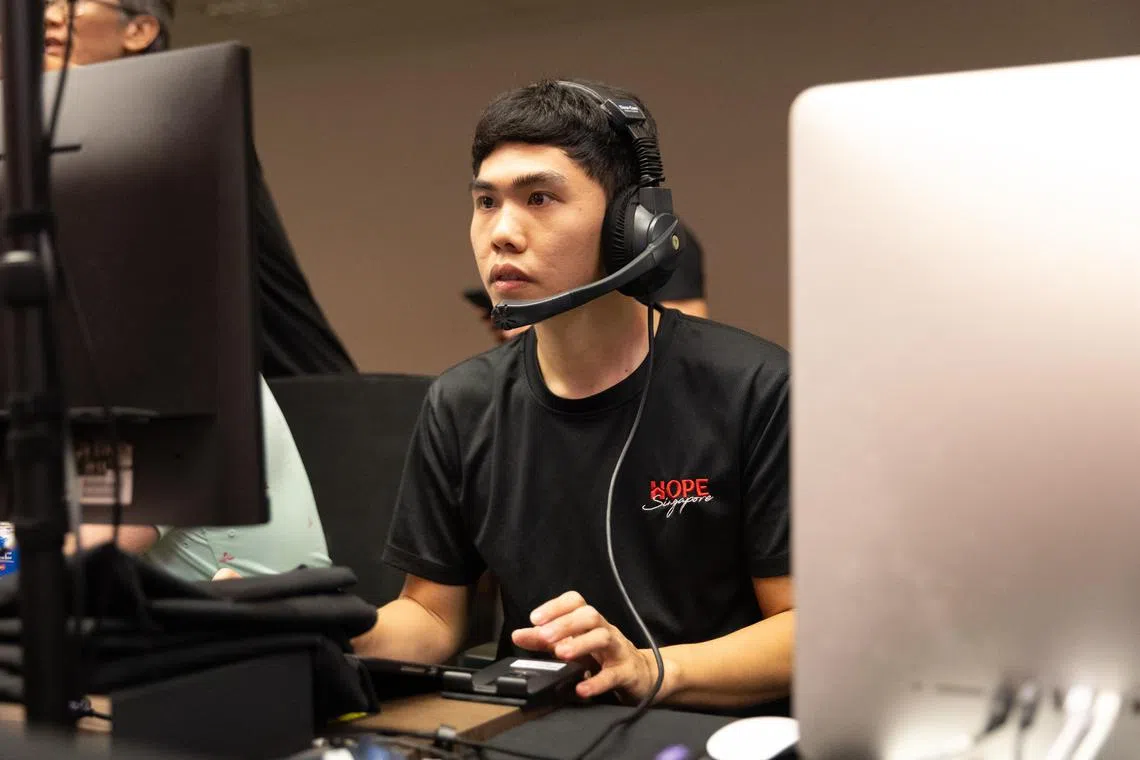 分享创业经验，苏汉说：“最重要的是，不要为了创业而创业，那样反而更容易失败。”（特约沈康雄摄）